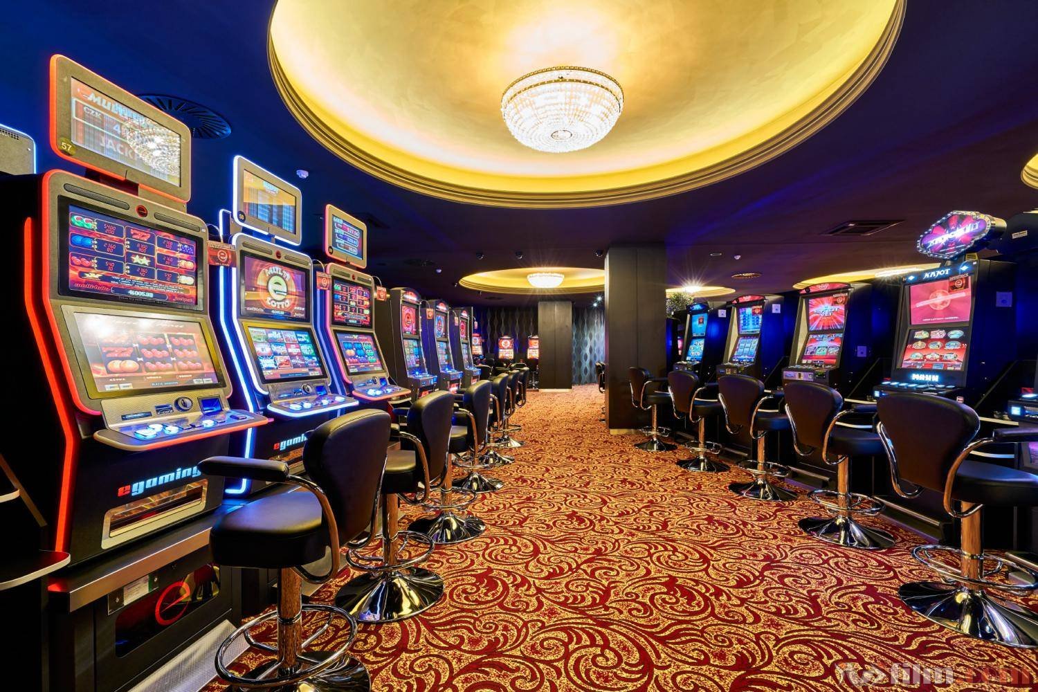 Monroe casino сайт